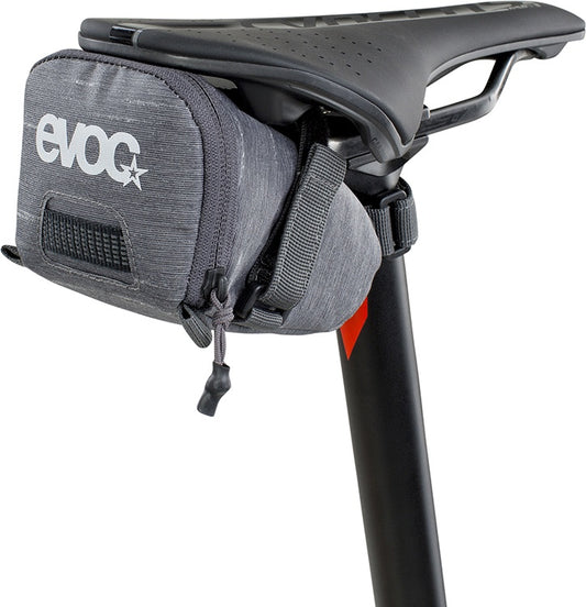 EVOC SEAT BAG TOUR CARBON GREY MED 0.7L